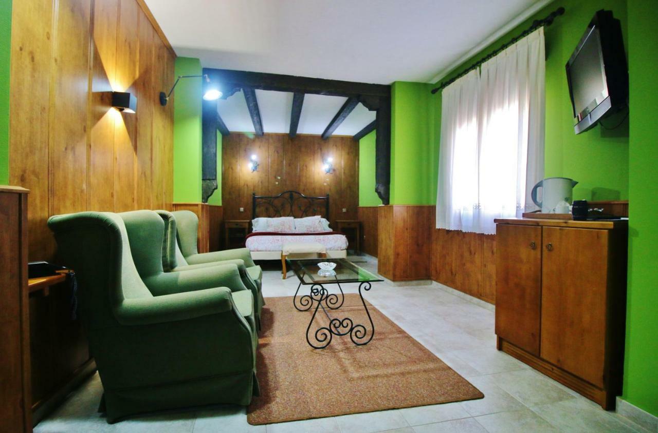 Posada Del Camino Real Torrelaguna Esterno foto